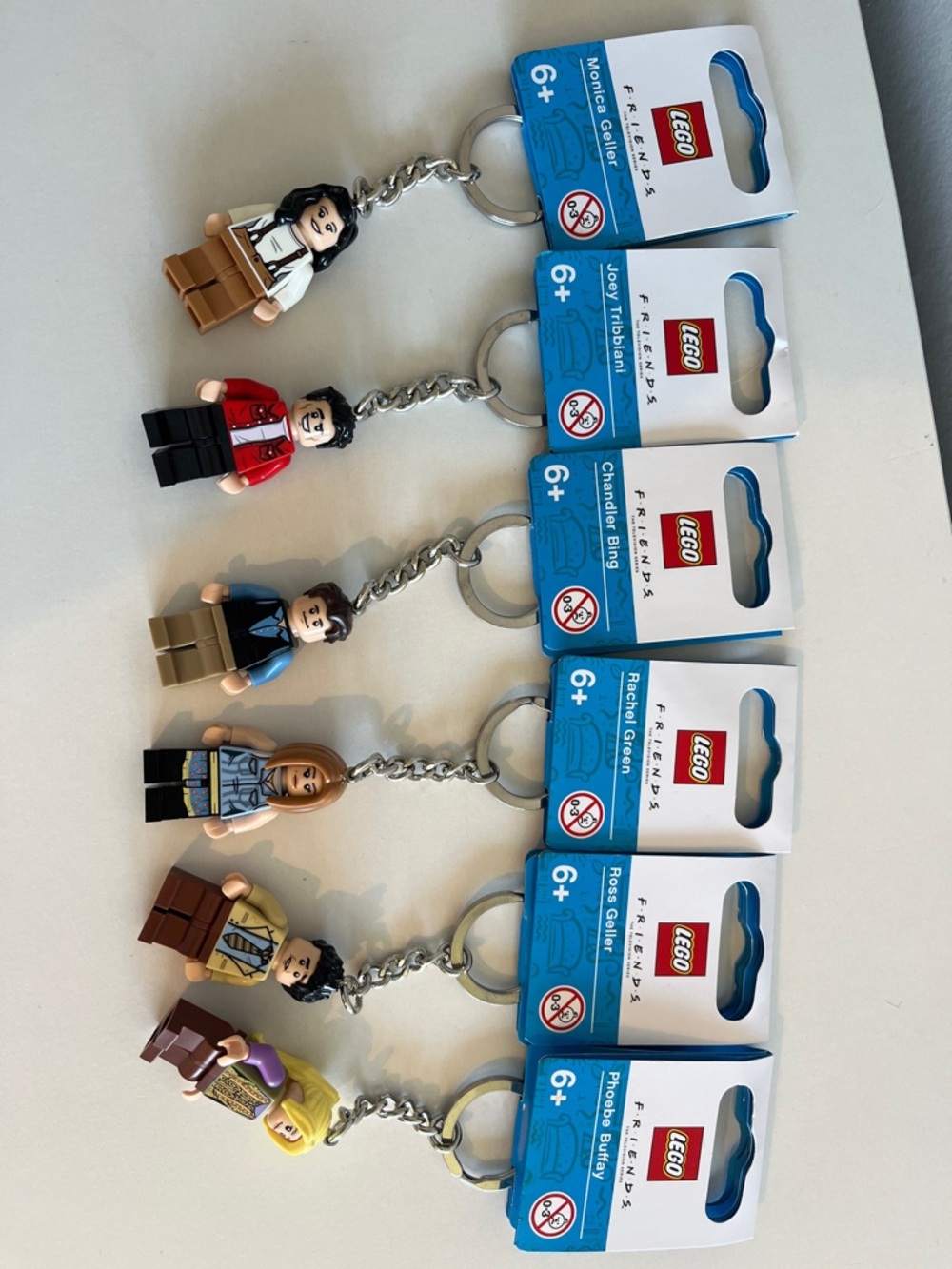 FRIENDS Lego Mini-Figure Keychain Set - Picture 2 of 8